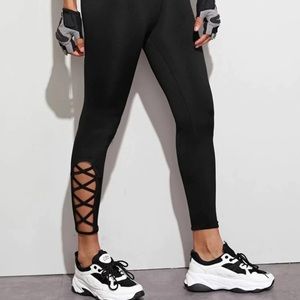 Criss cross sporty leggings
